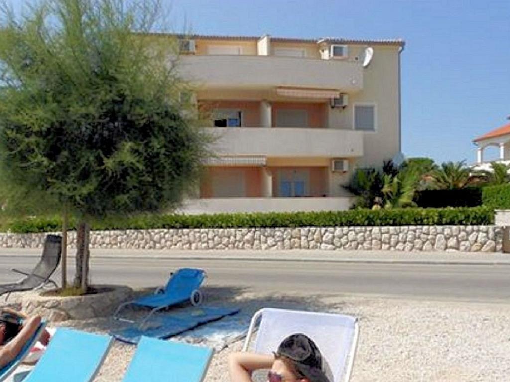 Beach Home Noemie Вир Екстериор снимка
