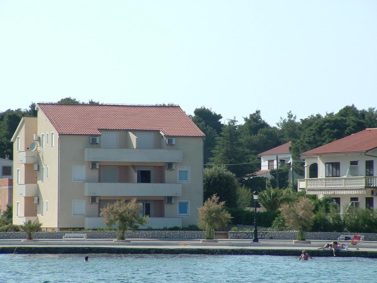 Beach Home Noemie Вир Екстериор снимка